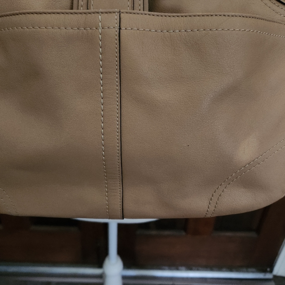 Coach Hamptons Big Buckle Medium Beige Leather Hobo F11197 - Picture 15 of 16